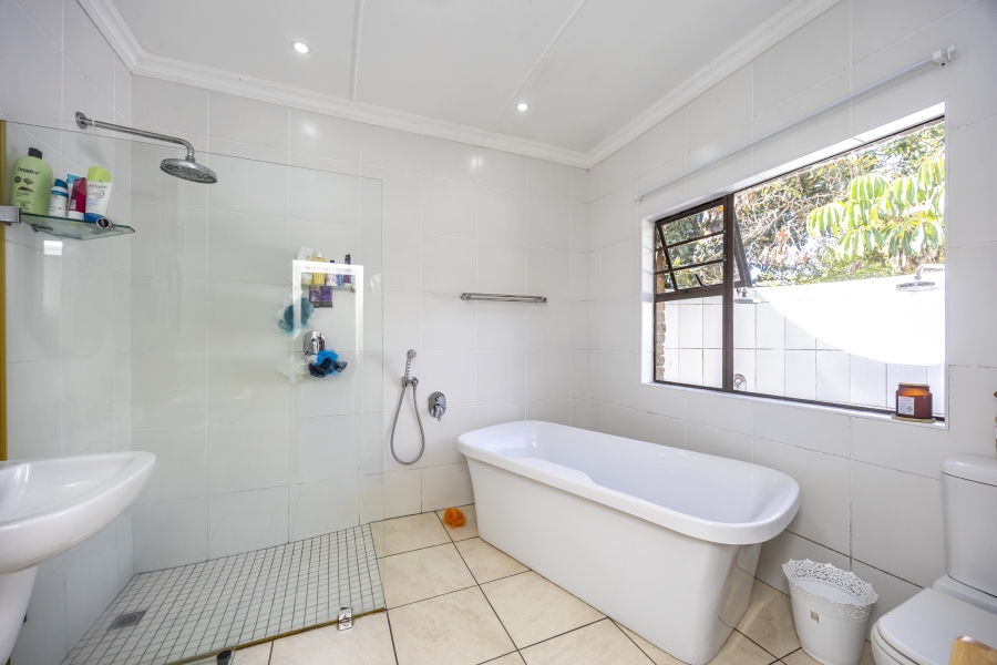 4 Bedroom Property for Sale in Nahoon Valley Park Eastern Cape